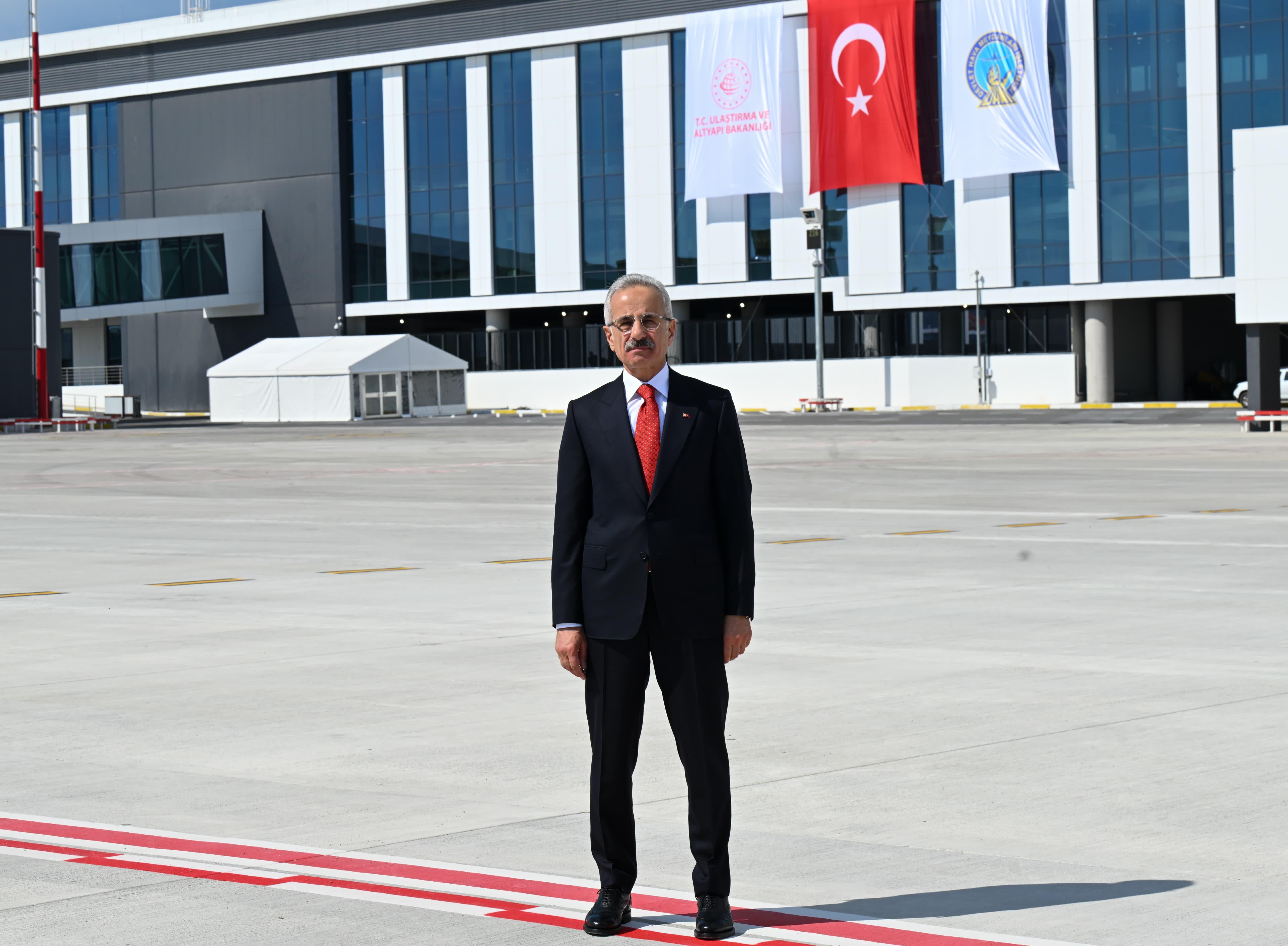 Antalya Havalimanı Yeni Terminal Binaları ile Yolcu Kapasitesini Artırıyor