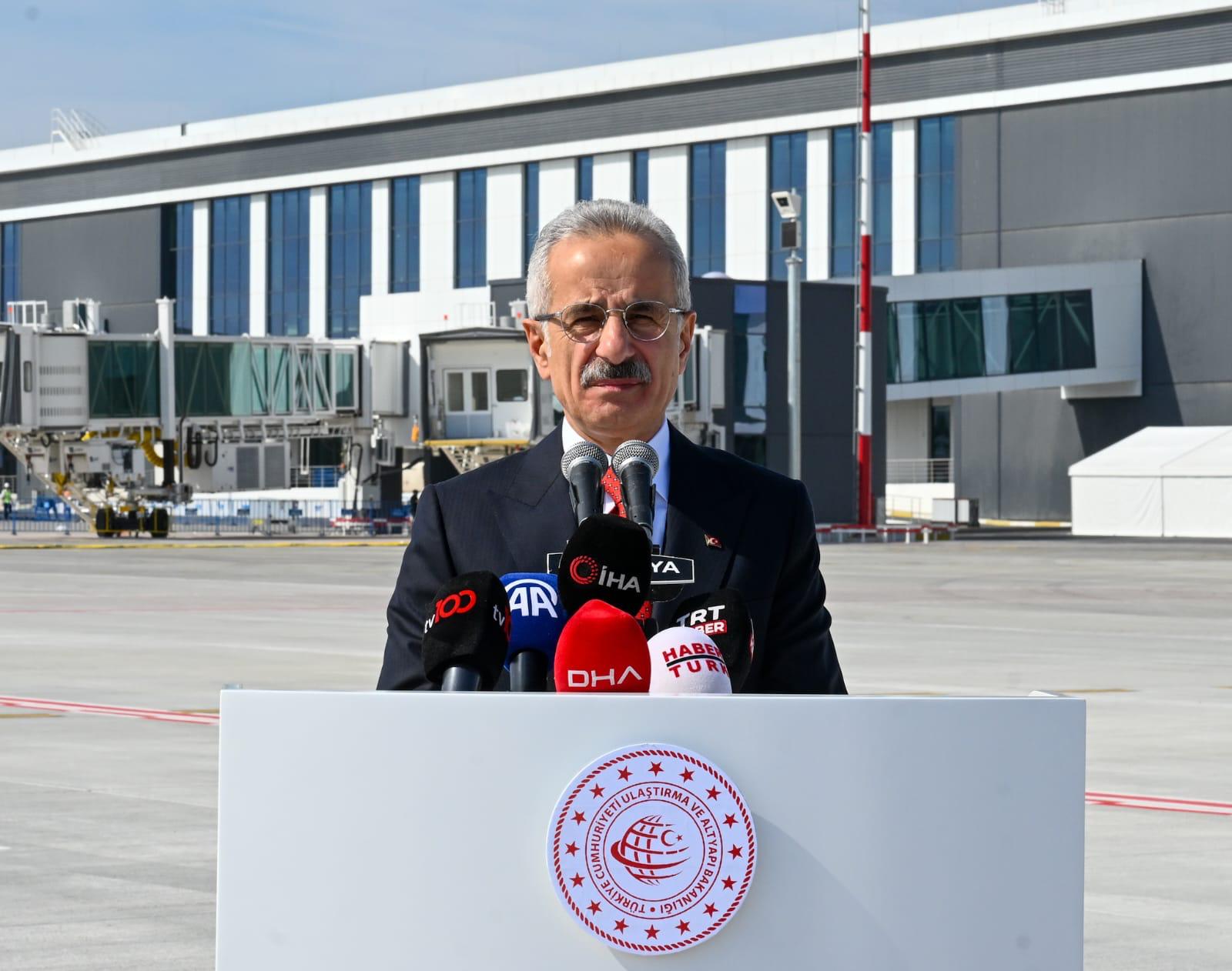 Antalya Havalimanı'na Yeni Boru Hattı ile Uçak Yakıtı Taşınacak