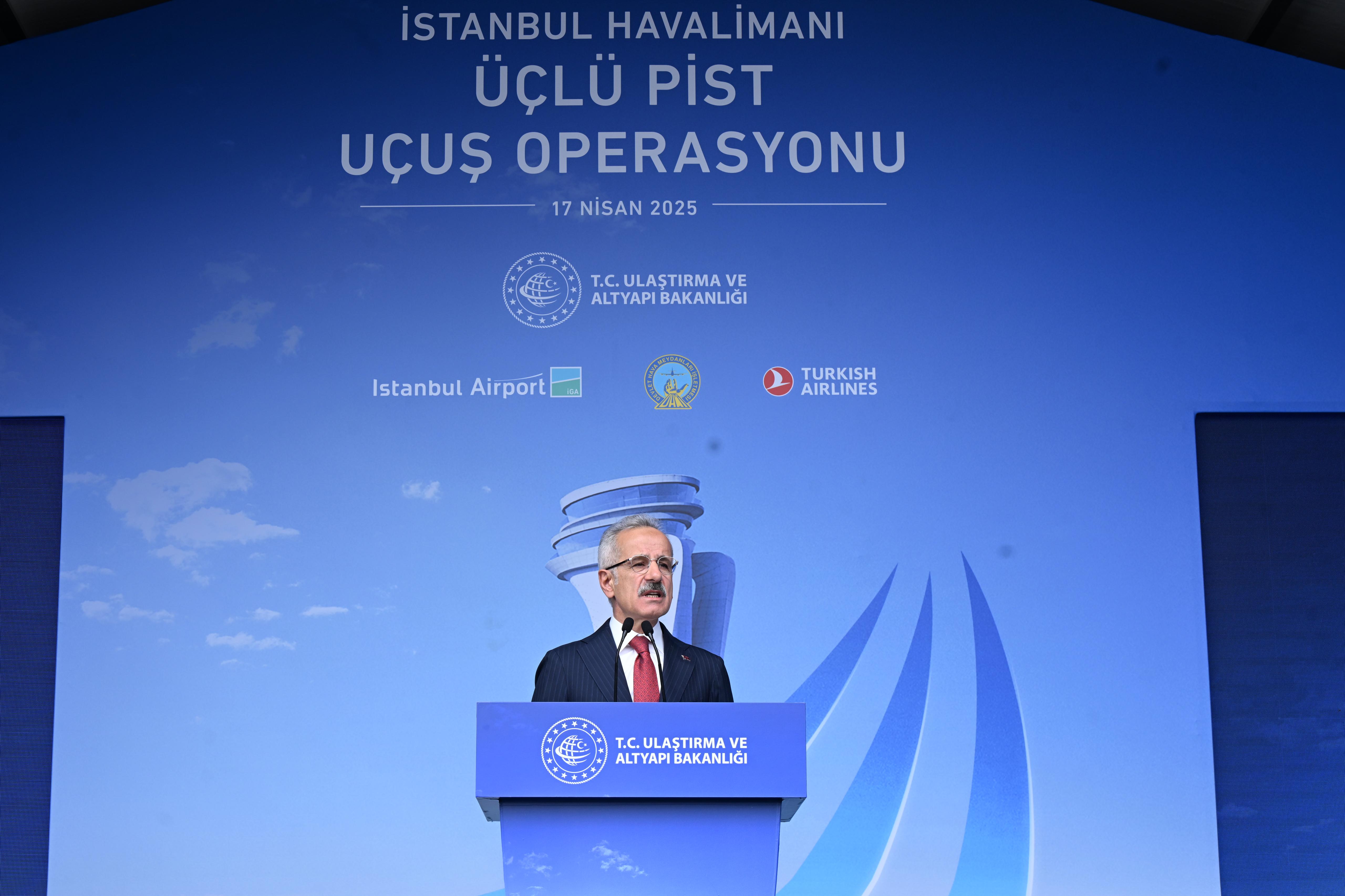 İstanbul Havalimanı'nda Tarihi An: Eş Zamanlı Üçlü Bağımsız Pist Operasyonları Başladı