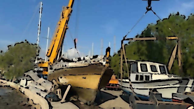 Bodrum'da Yarı Batık Tekne Sudan Çıkarıldı